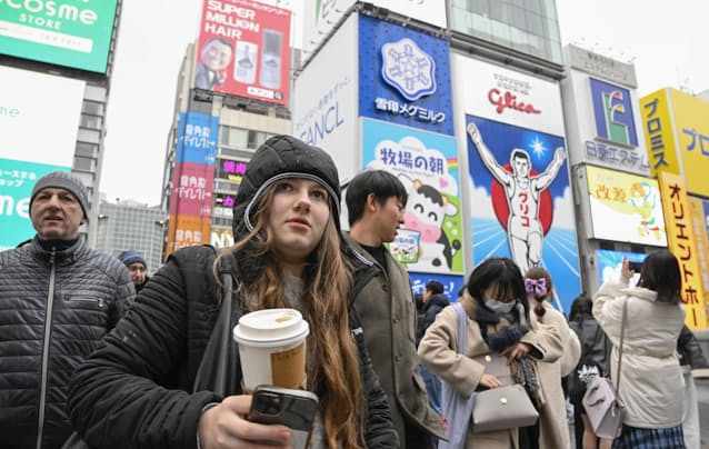 デジタル赤字、訪日客で取り返す　旅行収支5600億円黒字